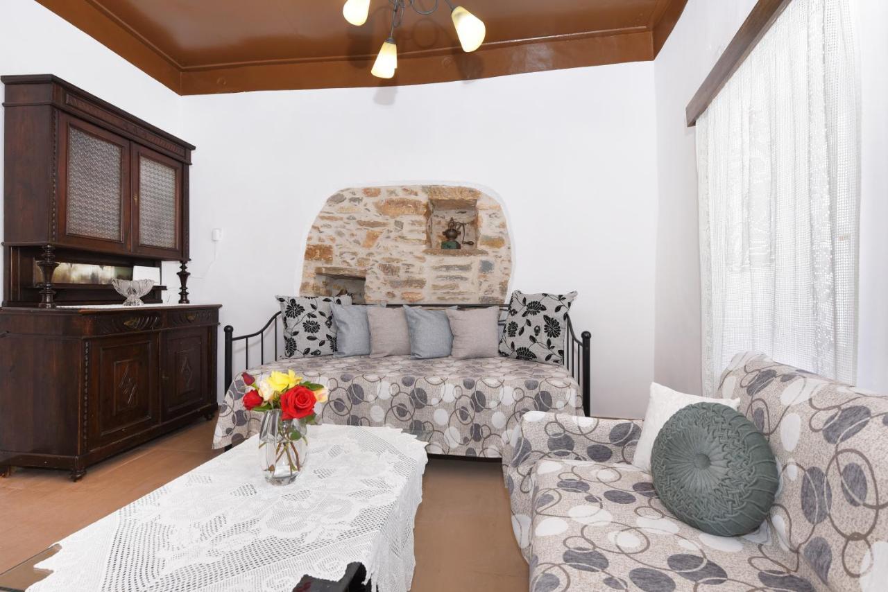 Helen'S Apartment 埃尔莫波利斯 外观 照片